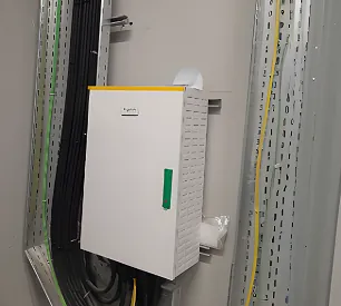 Electrical distribution panel and structured cabling